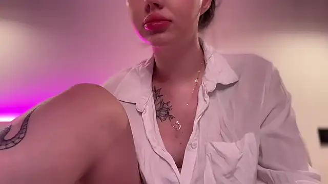 AlmaryKim online show from 10-04-25, 09:02