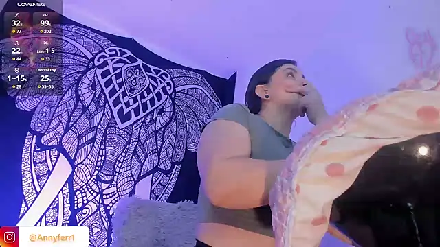 Snapshot of Anny_ferrer1 chatting on 11-20-25, 11:26 Anny ferrer1 online show from 11-20-25, 11:26