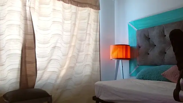 roxx iie online show from 10-15-25, 06:30