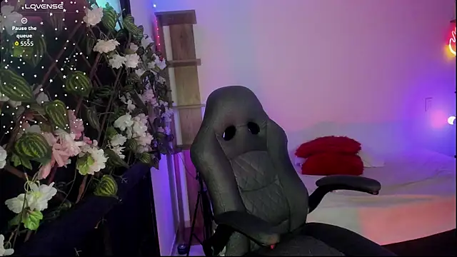 Snapshot of Kora_Red69 chatting on 11-23-25, 01:33 Kora Red69 online show from 11-23-25, 01:33