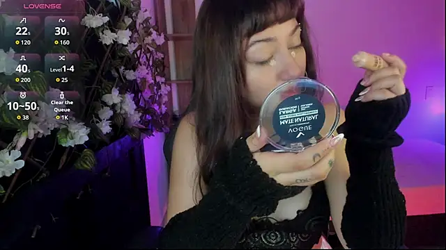 Snapshot of Kora_Red69 chatting on 11-25-25, 01:44 Kora Red69 online show from 11-25-25, 01:44