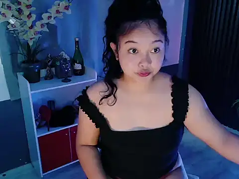 UrFavouriteCravings online show from 02-16-26, 02:51