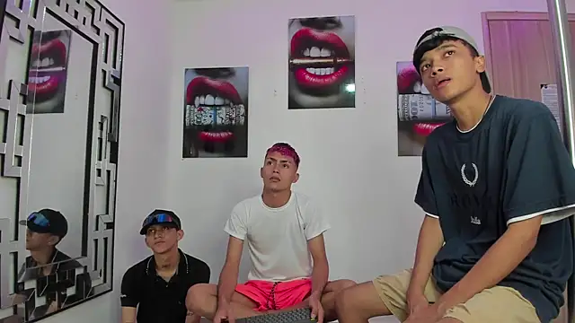 VERY HOT GUYS online show from 12-05-25, 01:09