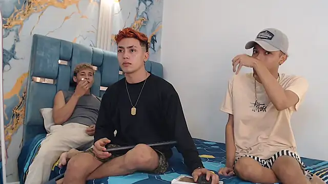 VERY HOT GUYS online show from 02-04-26, 01:17