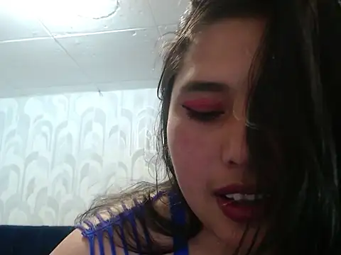 Lovingmoraxx online show from 10-16-25, 02:40