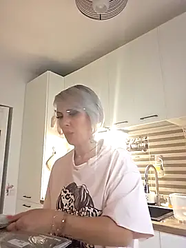 KirraWhite online show from 10-30-25, 04:41