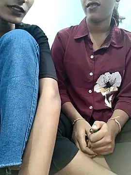 Snapshot of Unique_girls90 chatting on 01-10-26, 05:31 Unique girls90 online show from 01-10-26, 05:31