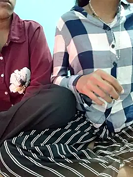 Snapshot of Unique_girls90 chatting on 01-12-26, 02:00 Unique girls90 online show from 01-12-26, 02:00