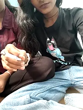 Snapshot of Unique_girls90 chatting on 01-19-26, 07:45 Unique girls90 online show from 01-19-26, 07:45