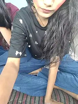 Snapshot of Unique_girls90 chatting on 03-04-26, 07:47 Unique girls90 online show from 03-04-26, 07:47