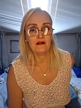 Jenny Blum online show from 12-17-25, 11:05