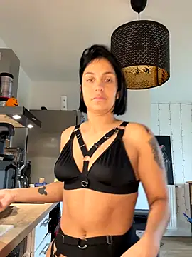 LaPetiteKim online show from 11-27-25, 08:38