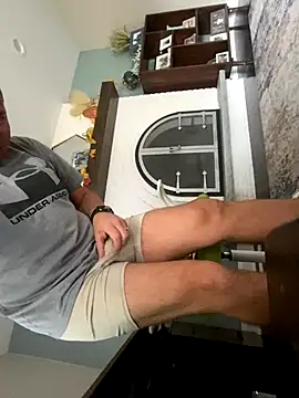 Snapshot of daddyshark83 chatting on 11-04-25, 03:22 daddyshark83 online show from 11-04-25, 03:22