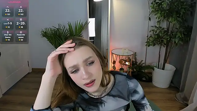 PollyMayer online show from 11-06-25, 08:54