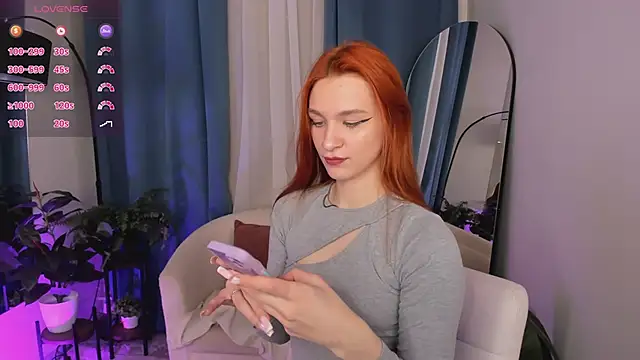 Snapshot of PollyMayer chatting on 06-18-26, 08:35 PollyMayer online show from 06-18-26, 08:35
