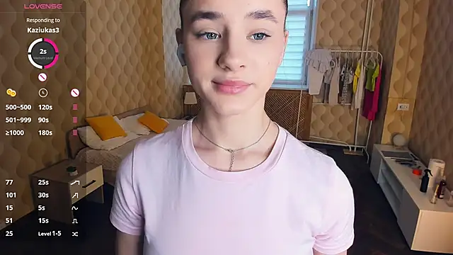 Snapshot of JinnyMcie chatting on 11-29-25, 10:07 JinnyMcie online show from 11-29-25, 10:07