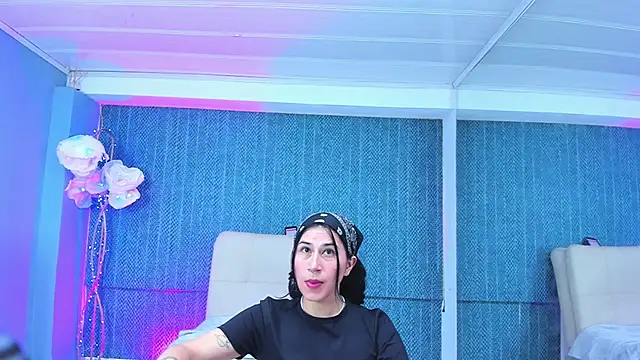 LeaMoreau22 online show from 01-13-26, 02:28