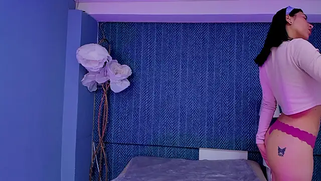 LeaMoreau22 online show from 02-12-26, 12:00