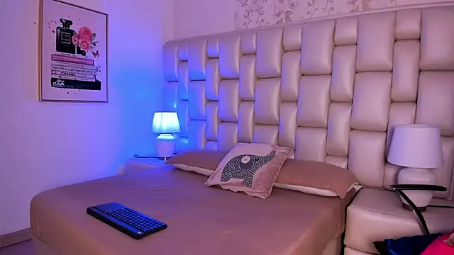 Peyton louise online show from 11-09-25, 12:25