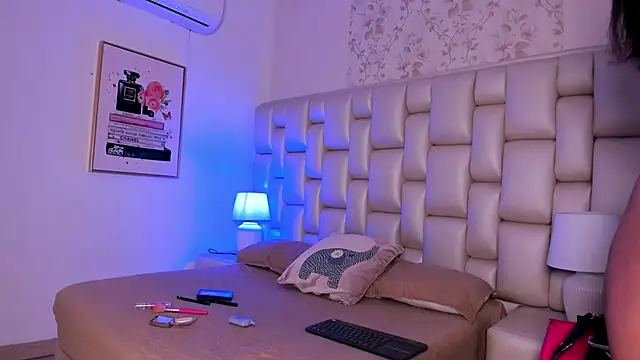 Peyton louise online show from 11-10-25, 11:42