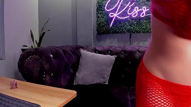 scarlettvelvet  online show from 11-11-25, 06:19