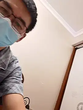 Snapshot of chougegg0214 chatting on 10-31-25, 03:02 chougegg0214 online show from 10-31-25, 03:02