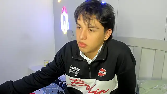 StiwenTwink online show from 10-31-25, 12:06