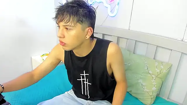 StiwenTwink online show from 11-11-25, 12:16