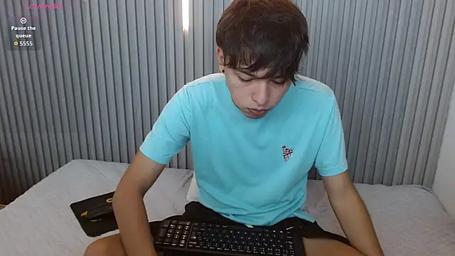 Snapshot of StiwenTwink chatting on 05-05-26, 01:08 StiwenTwink online show from 05-05-26, 01:08