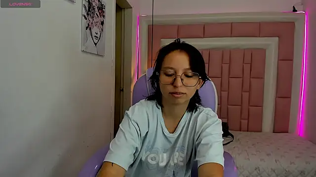 Snapshot of Klaret_Toy chatting on 07-01-26, 07:24 Klaret Toy online show from 07-01-26, 07:24