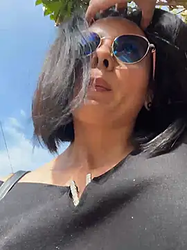 SaraMistick online show from 12-18-25, 02:23