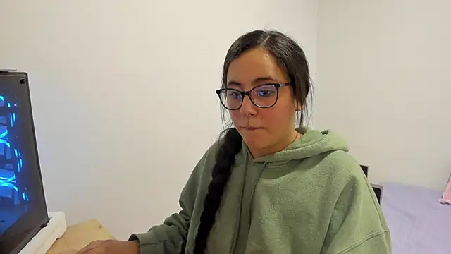 Venus cat  online show from 10-23-25, 12:54