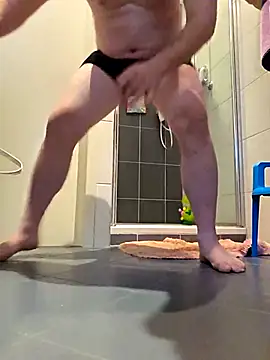 Snapshot of hot-brabo chatting on 10-11-25, 12:04 hot-brabo online show from 10-11-25, 12:04