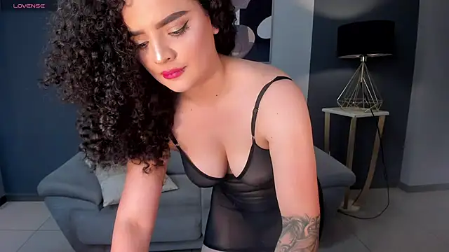 Snapshot of KylieJenkins chatting on 10-28-25, 03:58 KylieJenkins online show from 10-28-25, 03:58