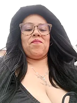 Snapshot of Italia_12 chatting on 10-25-25, 02:24 Italia 12 online show from 10-25-25, 02:24