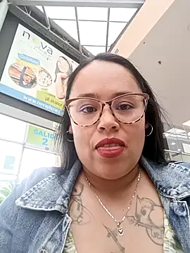 Snapshot of Italia_12 chatting on 11-14-25, 09:35 Italia 12 online show from 11-14-25, 09:35