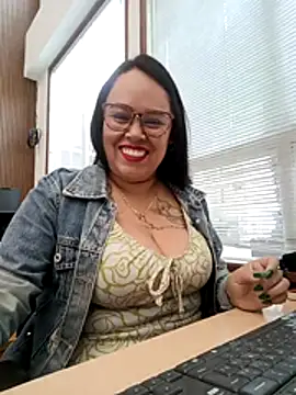 Snapshot of Italia_12 chatting on 12-02-25, 02:01 Italia 12 online show from 12-02-25, 02:01