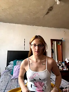 imariahot online show from 10-22-25, 02:06