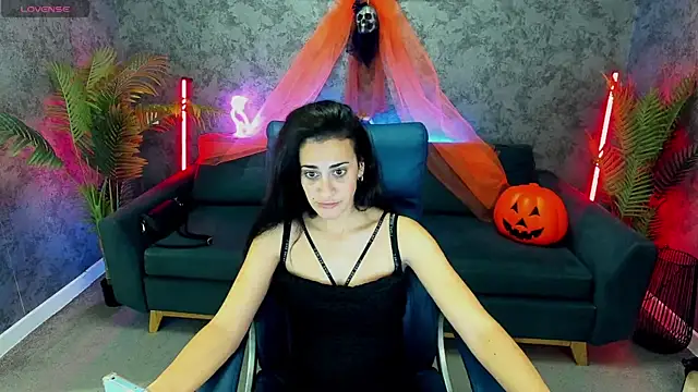 Snapshot of CherrySecrett chatting on 10-28-25, 02:20 CherrySecrett online show from 10-28-25, 02:20