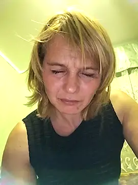 Masha412111 online show from 10-05-25, 08:18