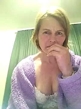 Snapshot of Masha412111 chatting on 04-22-26, 09:05 Masha412111 online show from 04-22-26, 09:05