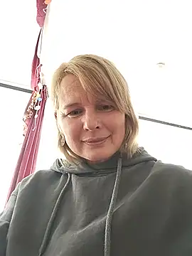 Snapshot of Masha412111 chatting on 06-01-26, 08:27 Masha412111 online show from 06-01-26, 08:27