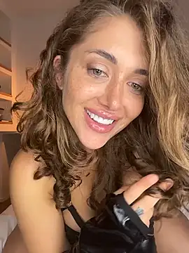 Snapshot of Malasantababy chatting on 10-17-25, 10:12 Malasantababy online show from 10-17-25, 10:12