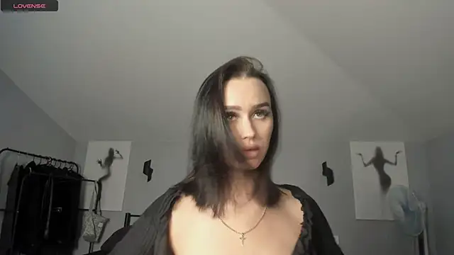 Lisa  Johnson online show from 10-28-25, 12:14