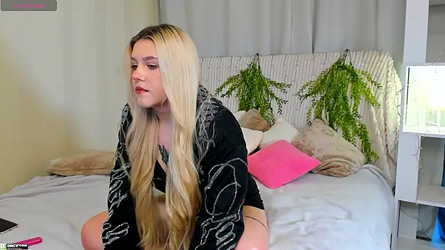 Malisha kiss online show from 10-23-25, 10:14