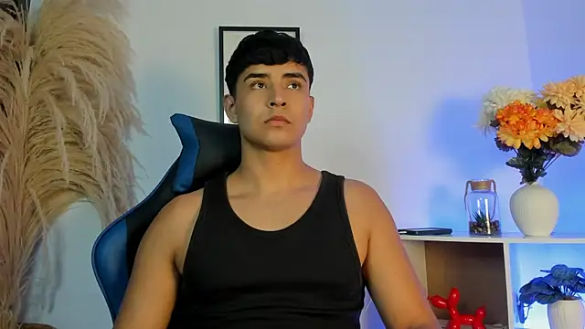 Snapshot of Thiago_Connor21 chatting on 06-27-26, 10:48 Thiago Connor21 online show from 06-27-26, 10:48
