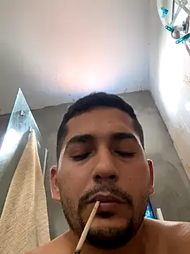 Snapshot of Du_Corte83 chatting on 12-01-25, 01:05 Du Corte83 online show from 12-01-25, 01:05