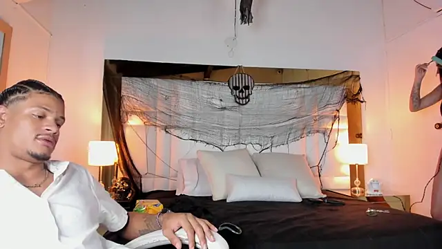 Snapshot of Latin_Pleasures chatting on 10-17-25, 07:27 Latin Pleasures online show from 10-17-25, 07:27