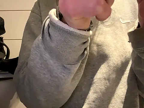 pleasedontpressaredburton online show from 10-16-25, 08:21