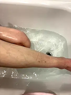 pleasedontpressaredburton online show from 11-19-25, 10:59